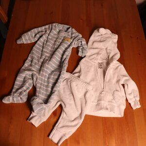 Set of 3 fuzzy and warm clothes for 0/3 Month baby, sleeper and sweatshirt